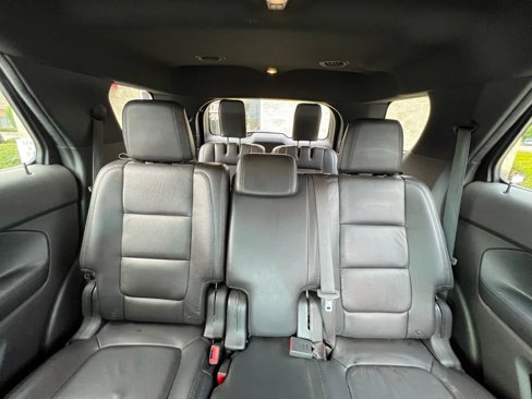 Used 2015 Ford Explorer XLT w/ Equipment Group 202B image 25