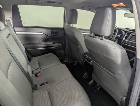 Used 2017 Toyota Highlander LE image 20