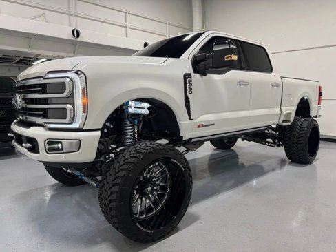 Used 2024 Ford F250 Limited image 3
