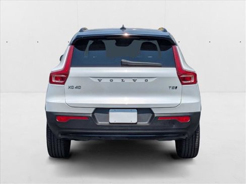 Used 2021 Volvo XC40 T5 R-Design image 7