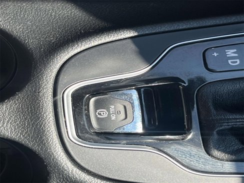 Used 2021 Jeep Cherokee Latitude Plus image 22