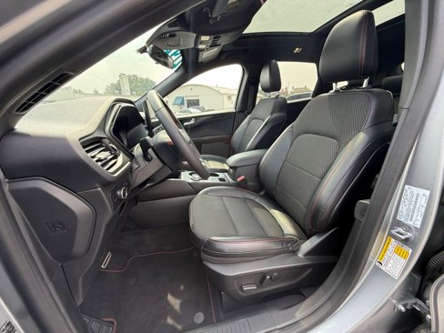 Used 2023 Ford Escape ST-Line w/ Tech Pack #1 image 13