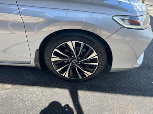 Used 2017 Honda Accord EX image 11