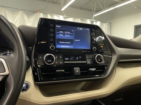 Certified 2022 Toyota Highlander XLE image 14