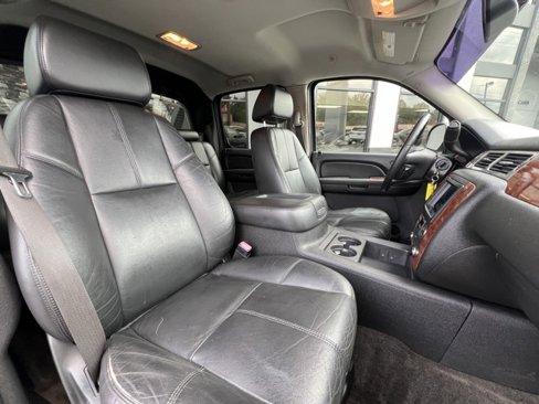 Used 2008 Chevrolet Avalanche LT w/ LT Preferred Equipment Group image 9