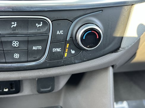 Used 2019 Chevrolet Traverse LT w/ LT Premium Package image 29