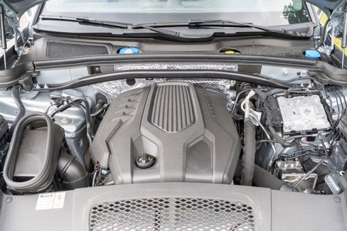 Certified 2024 Porsche Macan image 16