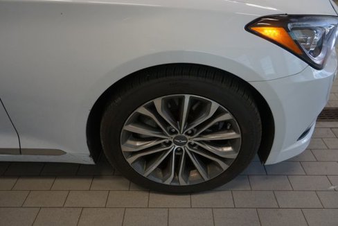 Used 2015 Hyundai Genesis 3.8 image 15