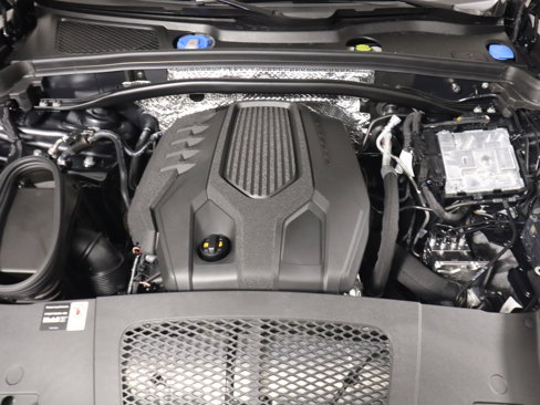 New 2026 Porsche Macan image 22