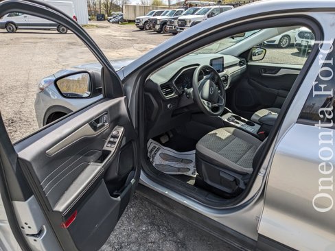 Used 2022 Ford Escape SE image 9