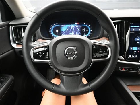 Used 2024 Volvo S60 B5 Plus image 23