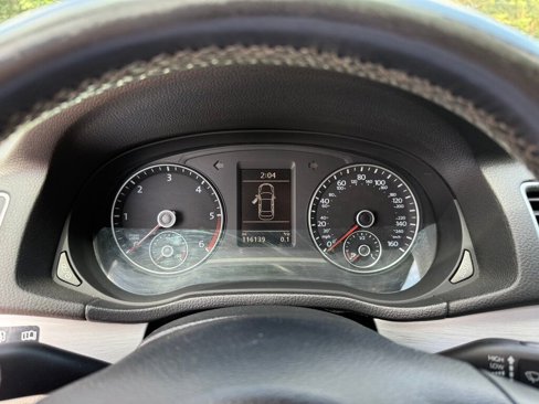 Used 2013 Volkswagen Passat TDI SE image 23