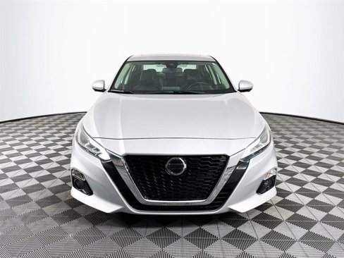 Used 2020 Nissan Altima 2.0 Platinum image 2