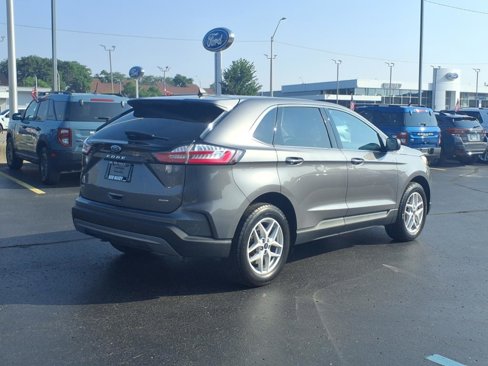 Used 2022 Ford Edge SEL w/ Convenience Package image 4