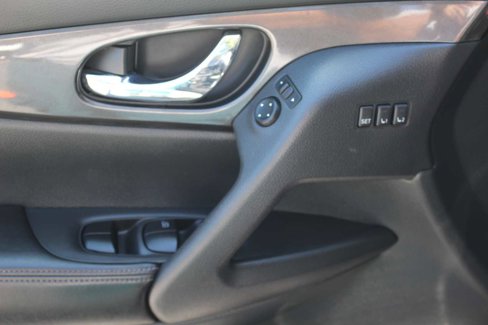 Used 2019 Nissan Rogue SV w/ Premium Package image 19