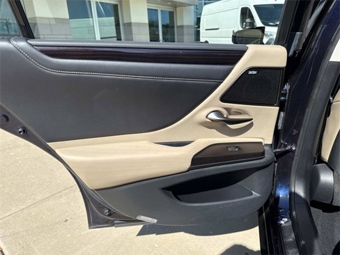 Used 2019 Lexus ES 350 image 12
