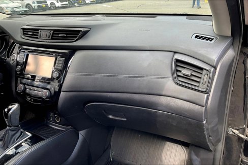 Used 2017 Nissan Rogue SL image 24