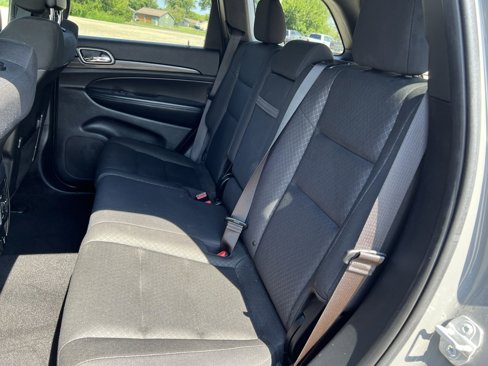Used 2020 Jeep Grand Cherokee Laredo image 21