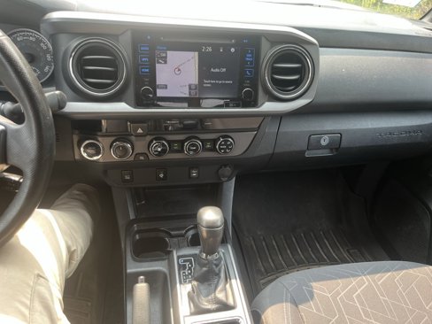 Used 2016 Toyota Tacoma SR image 14