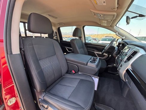 Used 2017 Nissan Titan SV image 14