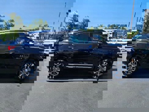 Used 2020 Chevrolet Blazer Premier image 2