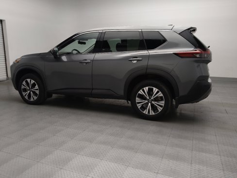 Used 2021 Nissan Rogue SV image 3