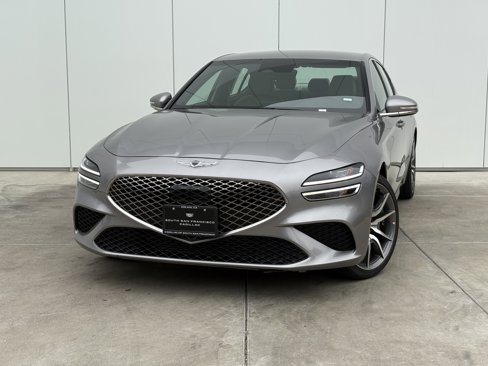 Used 2023 Genesis G70 2.0T image 1