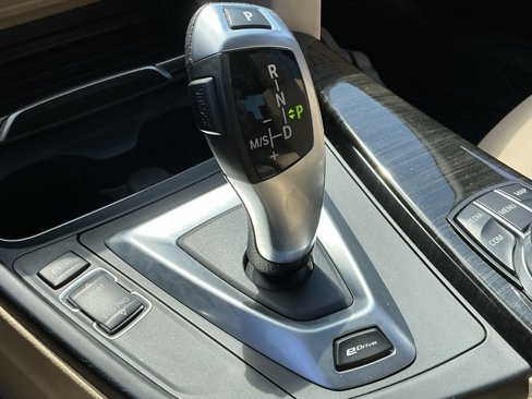 Used 2018 BMW 330e image 23