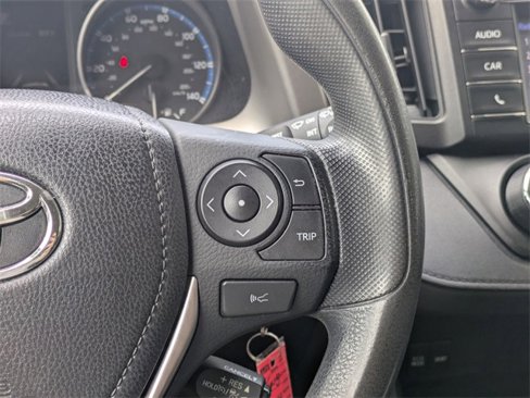 Used 2017 Toyota RAV4 LE image 16