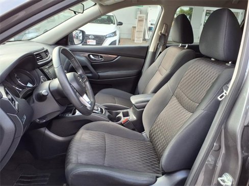 Certified 2020 Nissan Rogue SV w/ Premium Package image 17