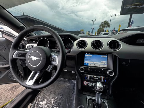 Used 2017 Ford Mustang Premium image 18