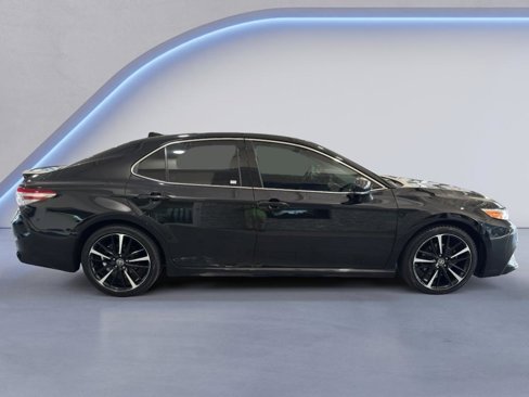 Used 2020 Toyota Camry XSE image 4