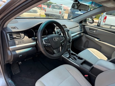 Used 2016 Toyota Camry SE image 9