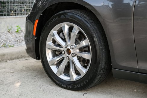 Used 2015 Chrysler 300 Limited w/ Driver Convenience Group image 49
