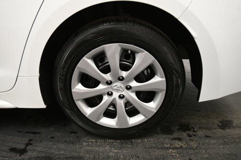 Used 2023 Toyota Corolla LE image 29