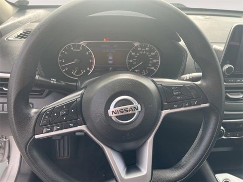 Used 2022 Nissan Altima 2.5 SV image 12