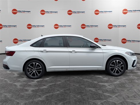 New 2025 Volkswagen Jetta Sport image 4