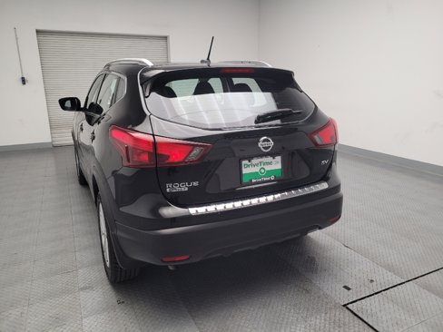 Used 2018 Nissan Rogue Sport SV image 6