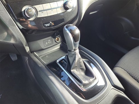 Used 2021 Nissan Rogue Sport S image 22