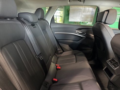 Used 2021 Audi e-tron Premium w/ Convenience Plus Package image 11