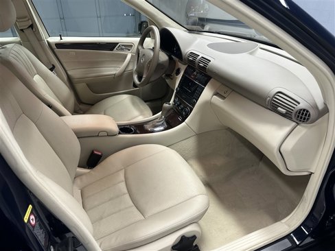 Used 2005 Mercedes-Benz C 240 4MATIC Sedan image 11