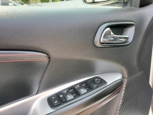 Certified 2015 Dodge Journey R/T w/ Flexible Seating Group image 9