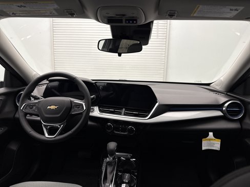 New 2025 Chevrolet Trax LT w/ LT Convenience Package image 17