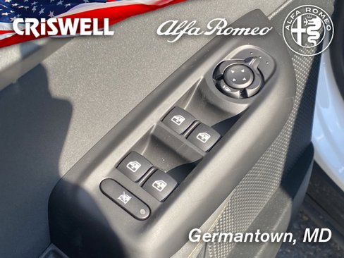 New 2025 Alfa Romeo Tonale image 17
