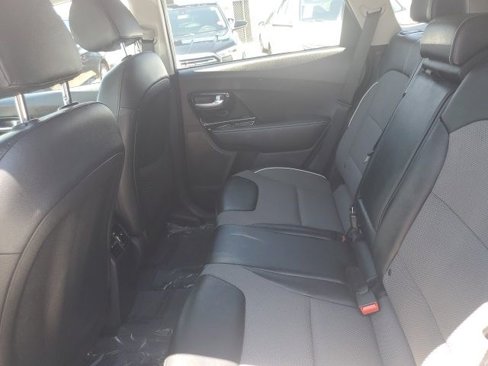 Used 2022 Kia Niro EX image 22