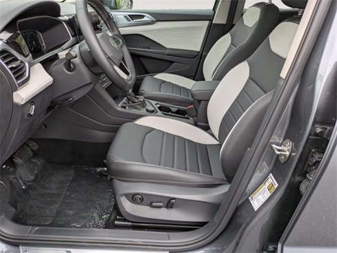 New 2025 Volkswagen Taos SEL image 12