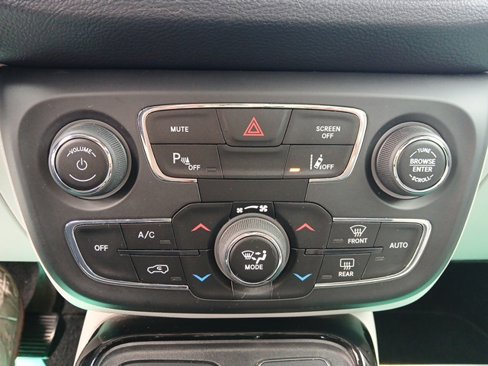 Used 2018 Jeep Compass Limited w/ Navigation Group image 21