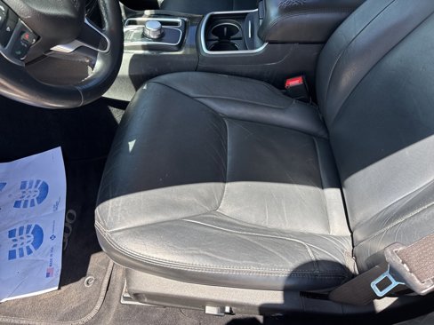 Used 2015 Chrysler 300 Limited image 15