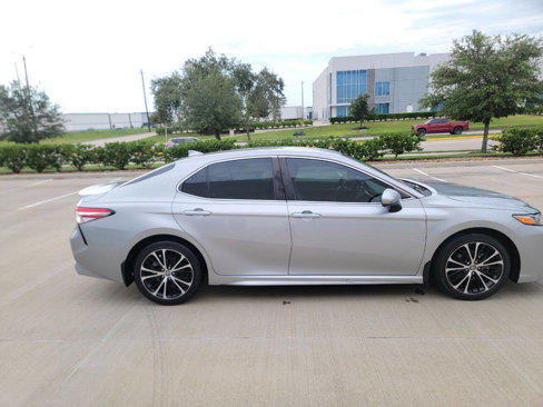 Used 2020 Toyota Camry SE image 12