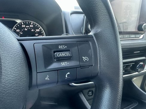Used 2024 Nissan Rogue S image 33
